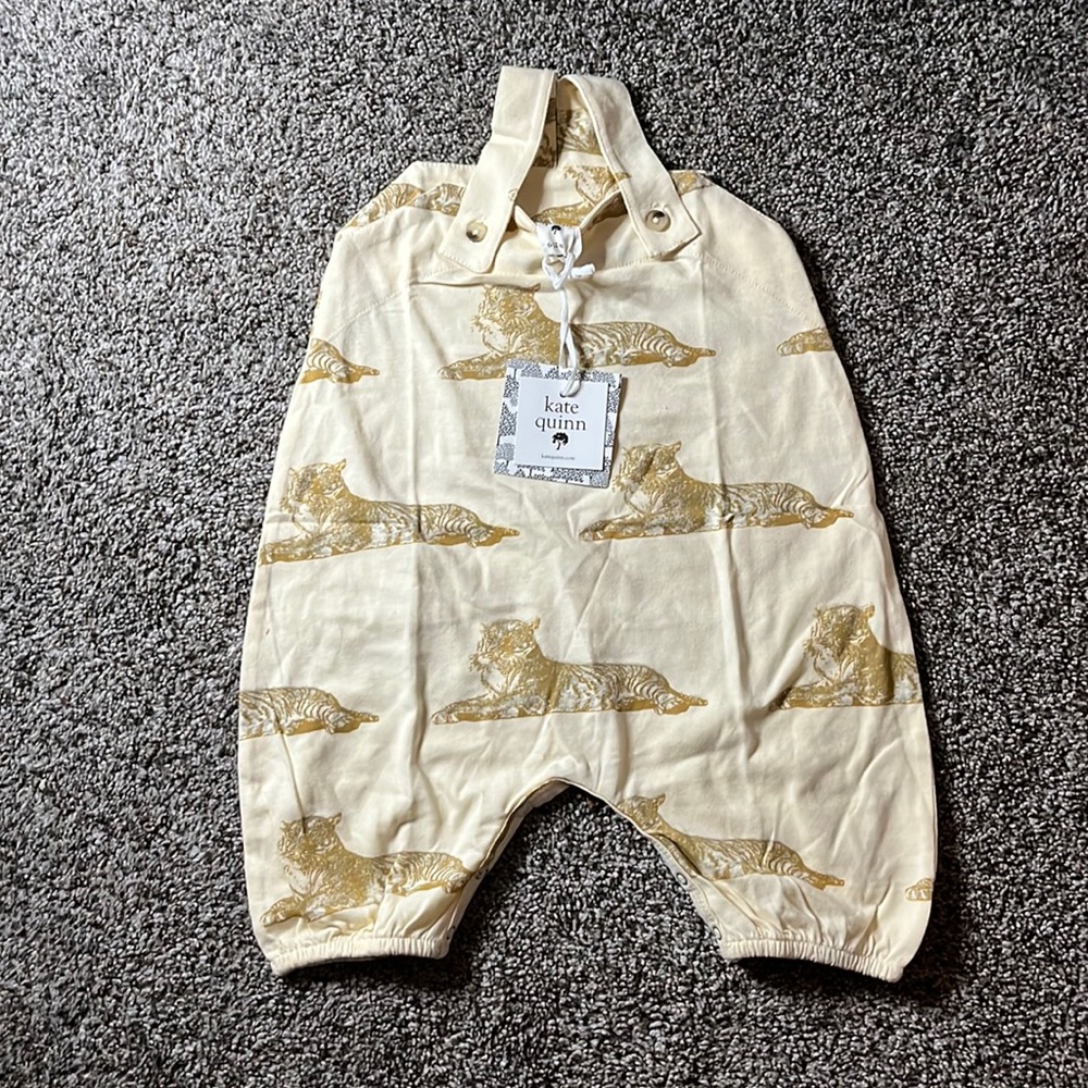NWT. Kate Quinn. 6-12M. Button Overall Jumpsuit. Tiger. Organic Cotton.